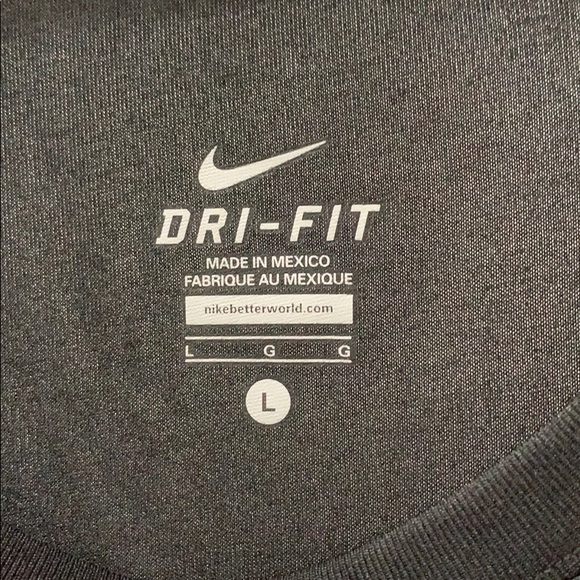 Philadelphia Eagles Women’s Dri-fit T-shirt - Picture 2 of 5